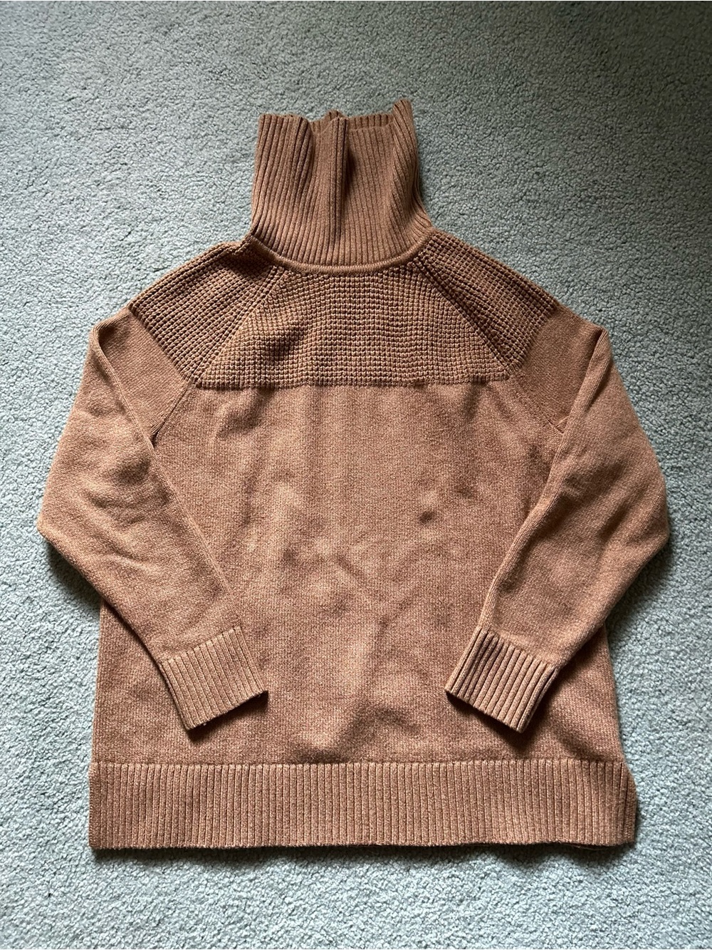 LL Bean Turtleneck Knit Sweater in Camel L